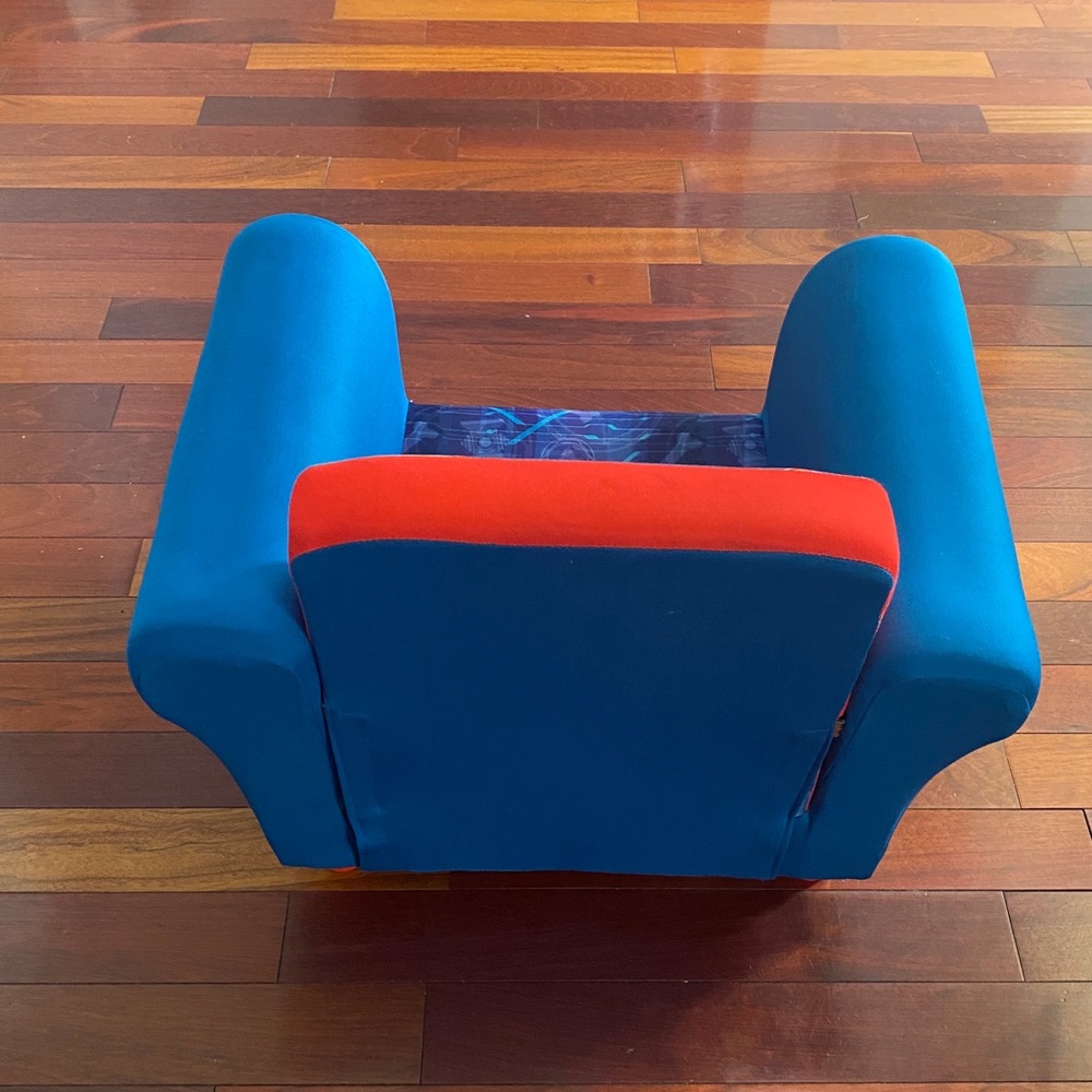 Delta Kids PAW Patrol Upholstered Chair - Red and Blue - Picture 6 of 10